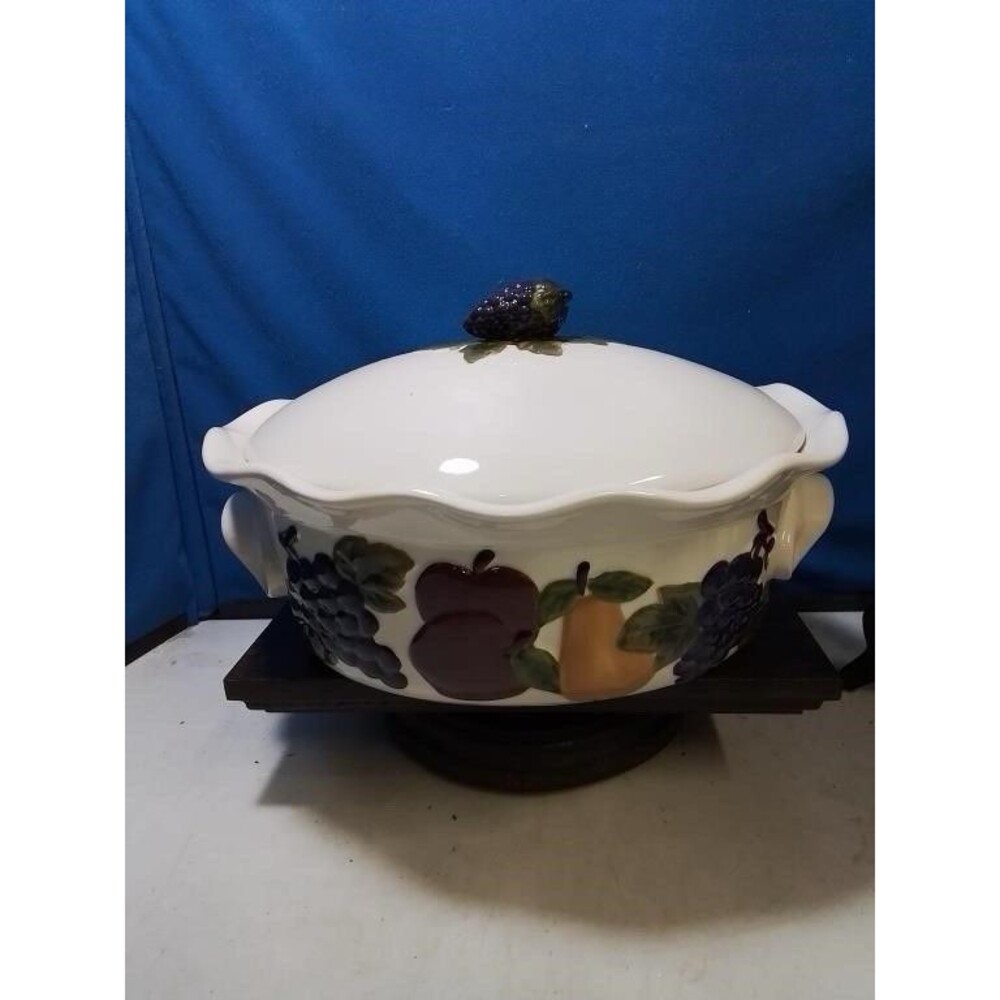 Ceramic Oval Casserole Dish with Lid, Fruit Pattern, Glossy Finish, White